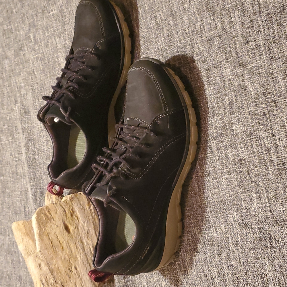 Clarks Wavewalk walking sneakers